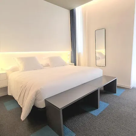 Plaza View Hotel 3*